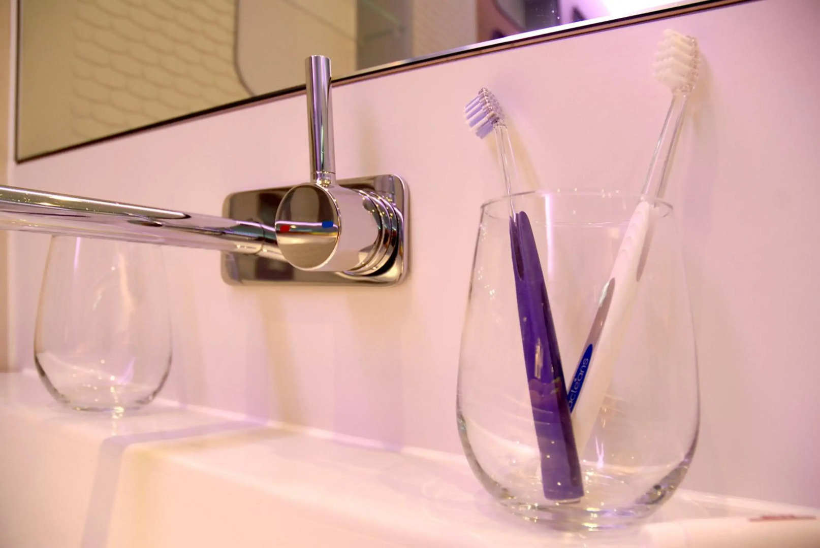 YOTELAIR Amsterdam Schiphol - Transit Hotel