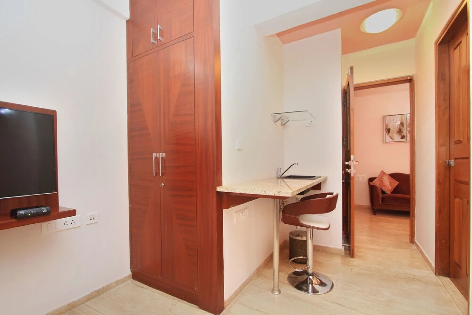 OYO 10002 Hotel Canary Hop