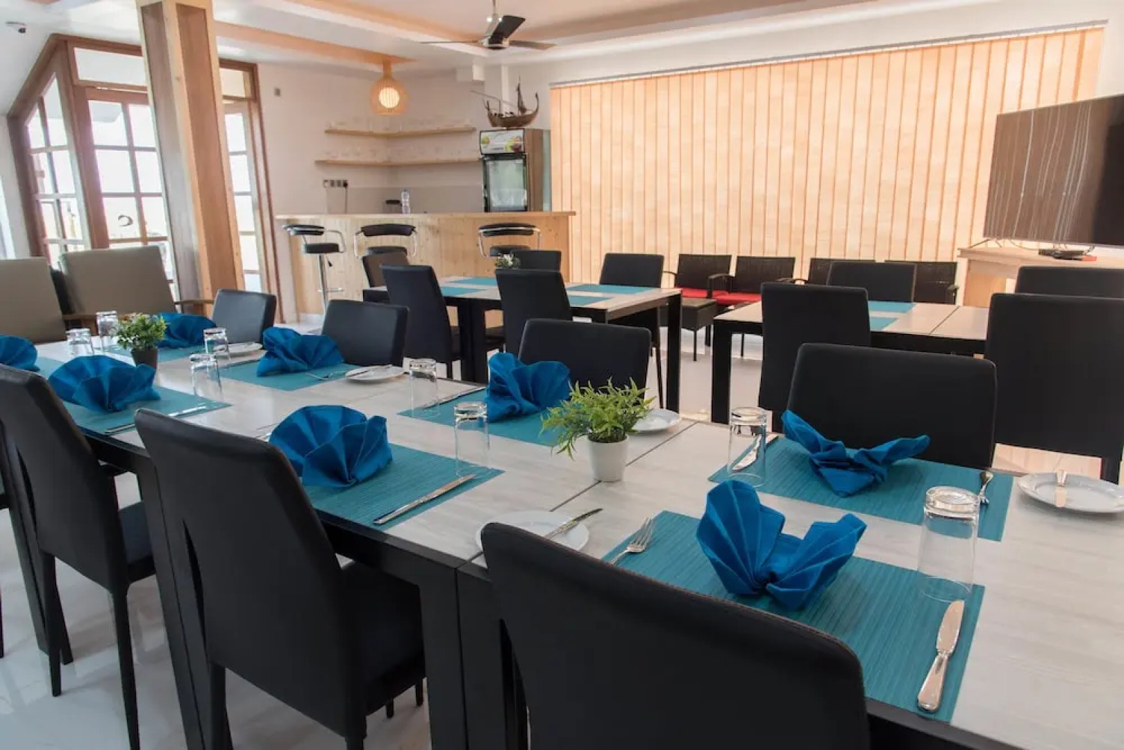 Reef Edge Thulusdhoo