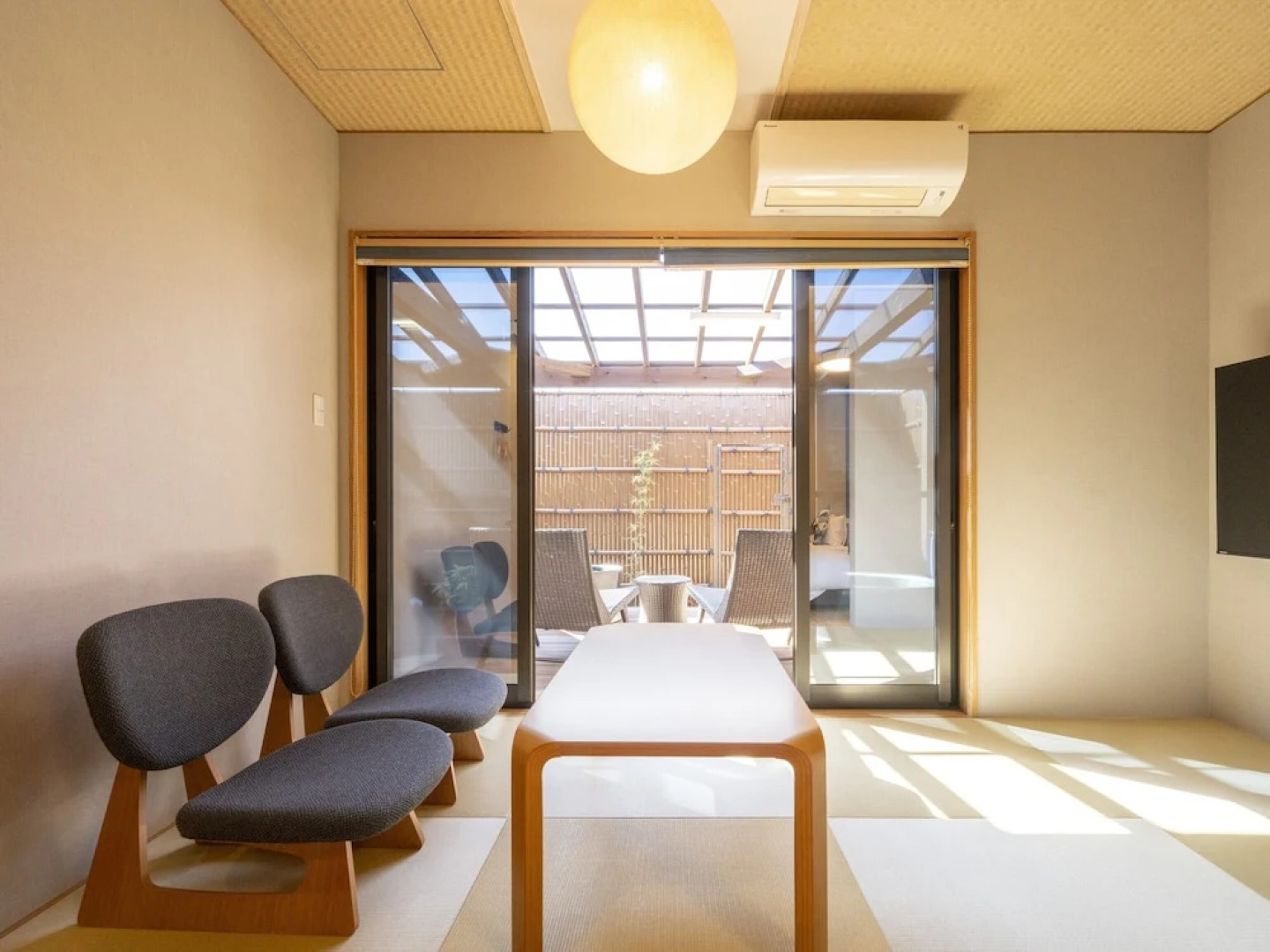 Takachiho Hanareno-yado Kamigakure