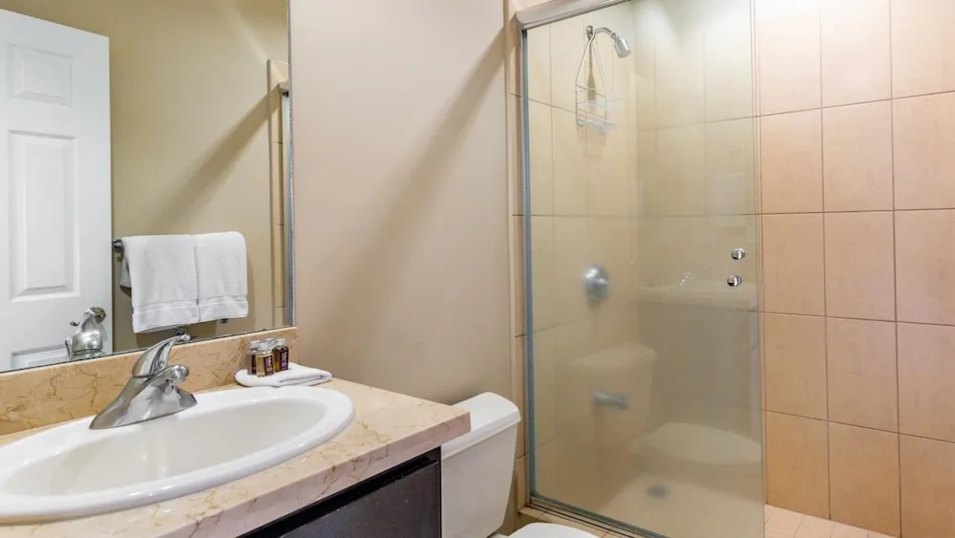 Unique 3BD Wonder on 3rd Floor in Coco with Mountain Views
