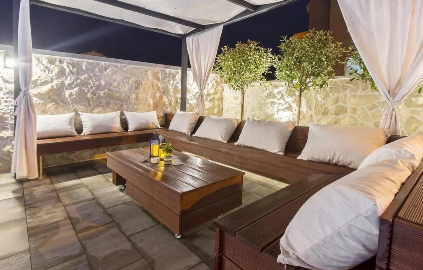 Amazing Apartment in Grebastica with Outdoor Swimming Pool, Hot Tub & 2 Bedrooms