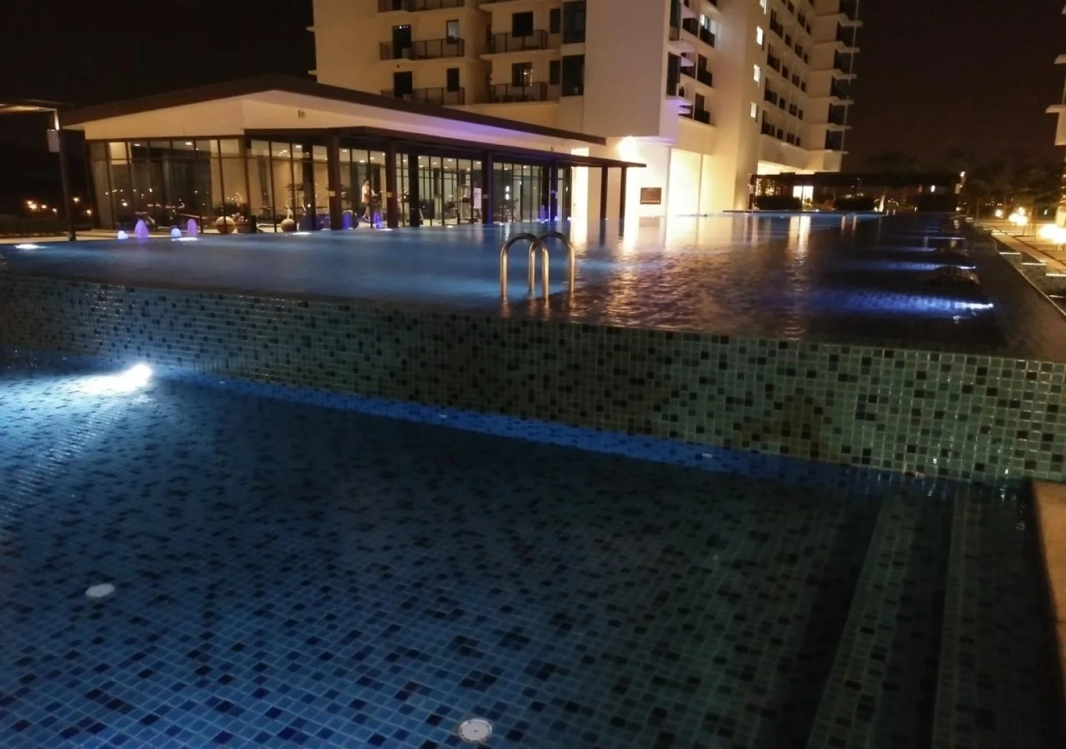 Euzmo Residences at Trefoil