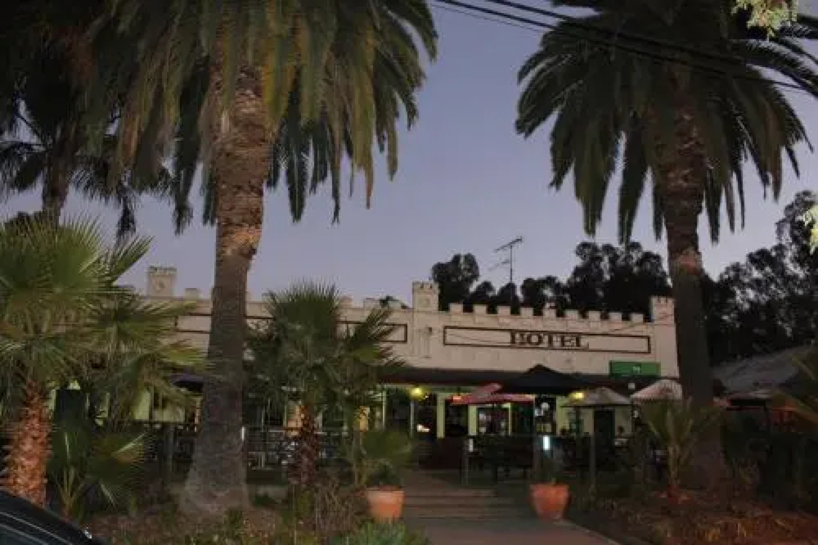 Tocumwal Hotel Motel ("The Palms")