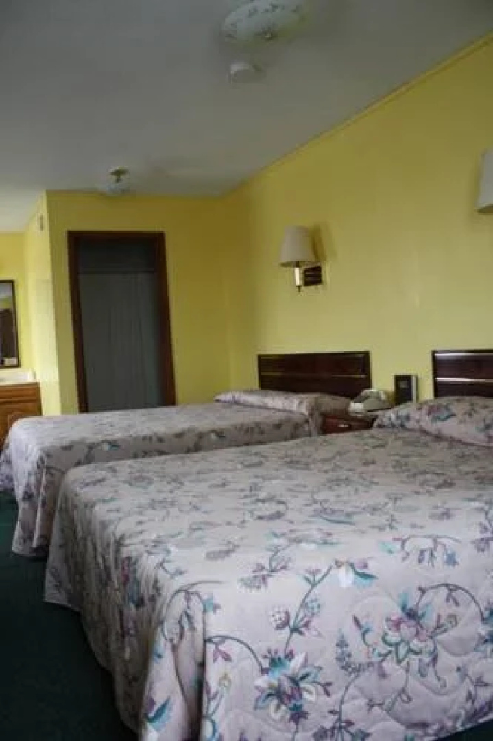 Colonial Inn