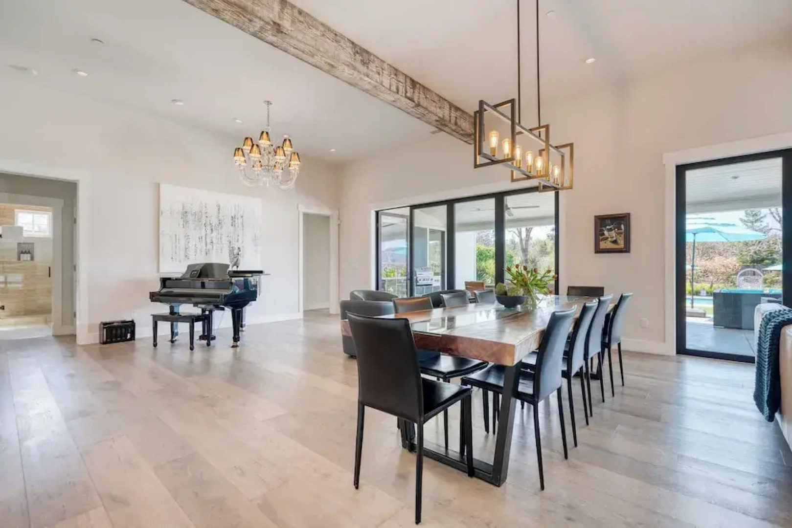 Luxe, Pool, Spa, Fire Pit, Game Room, Piano Sonoma Pool Retreat by Avantstay