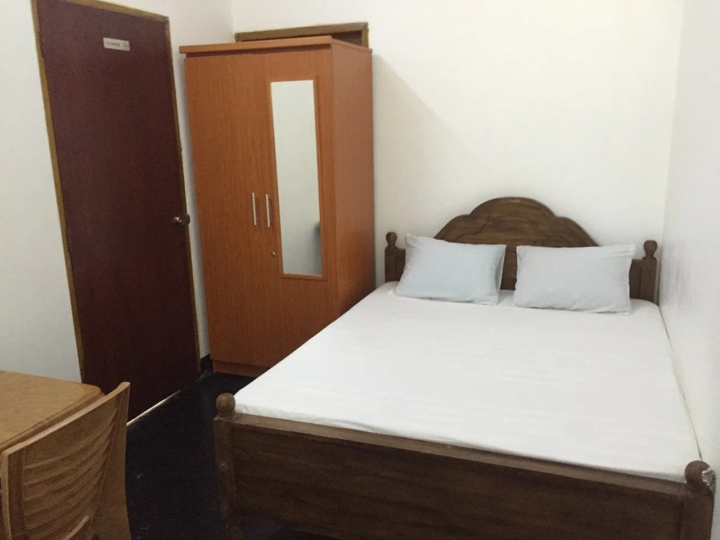 Yaarl Holiday Inn