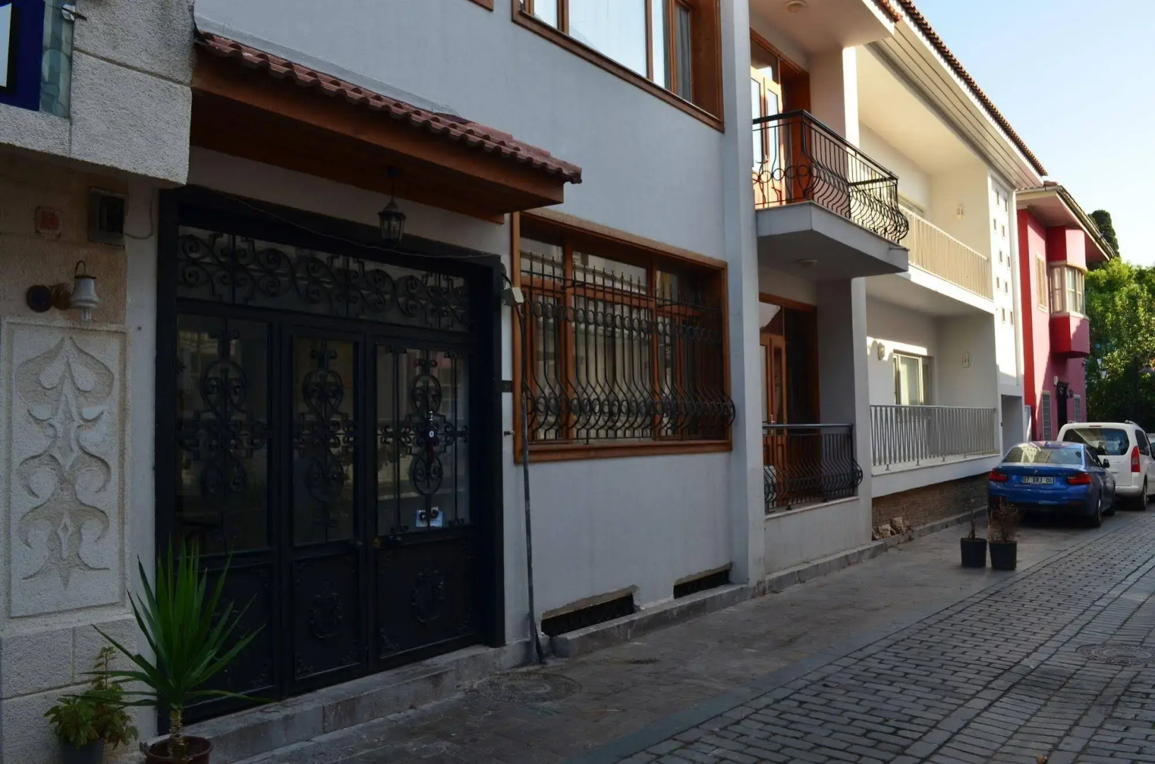Old Town Deluxe Flats