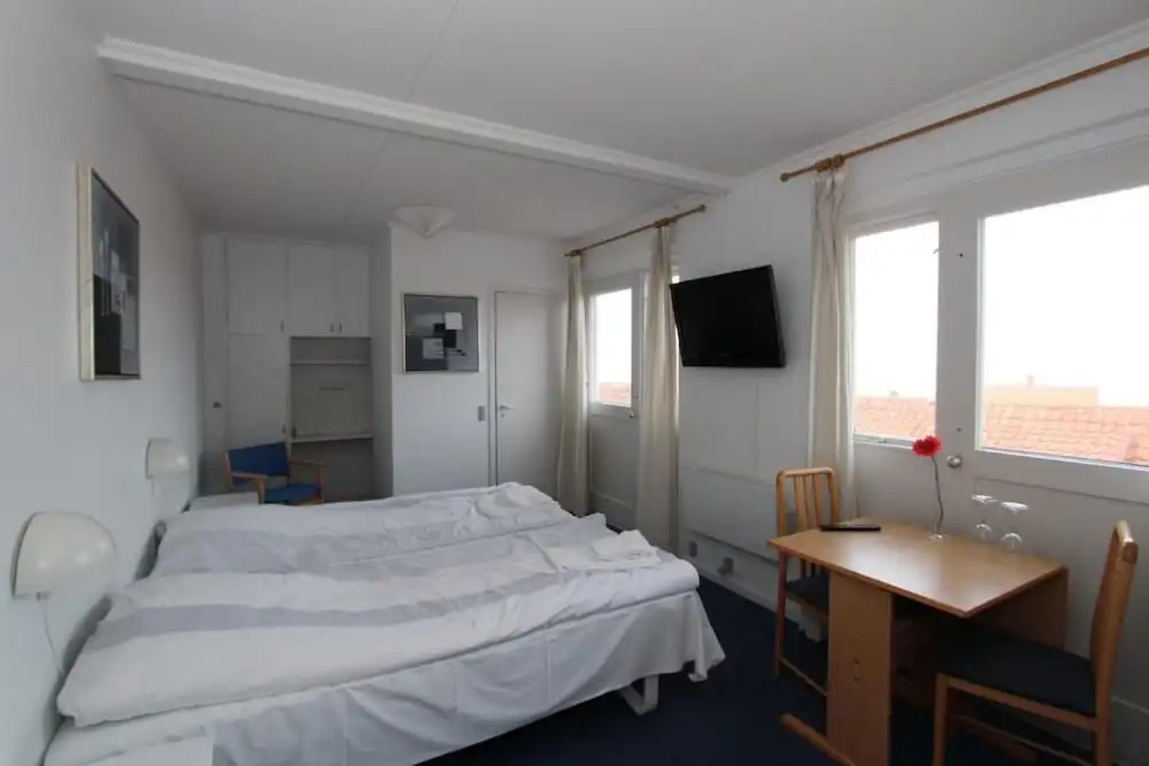 Therns Hotel