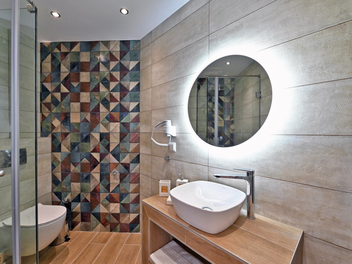 Sabbia Seafront Apartment 3 by TravelPro Servi...