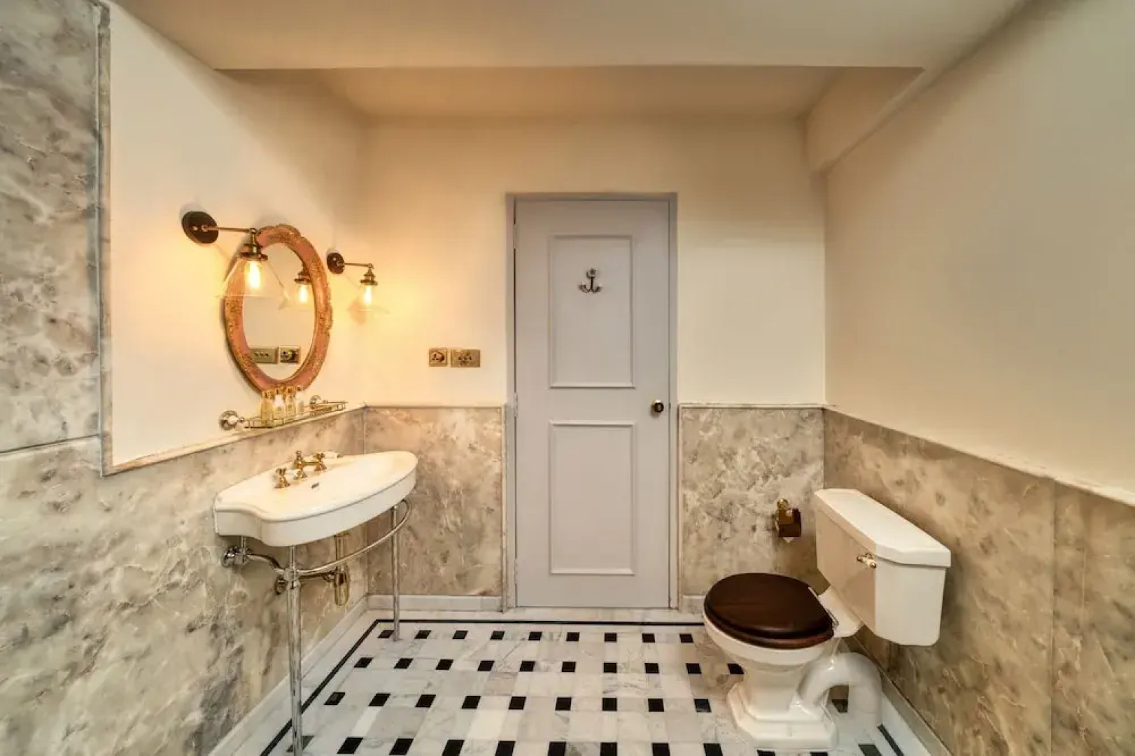 Munjoh Island House Suites and Spa