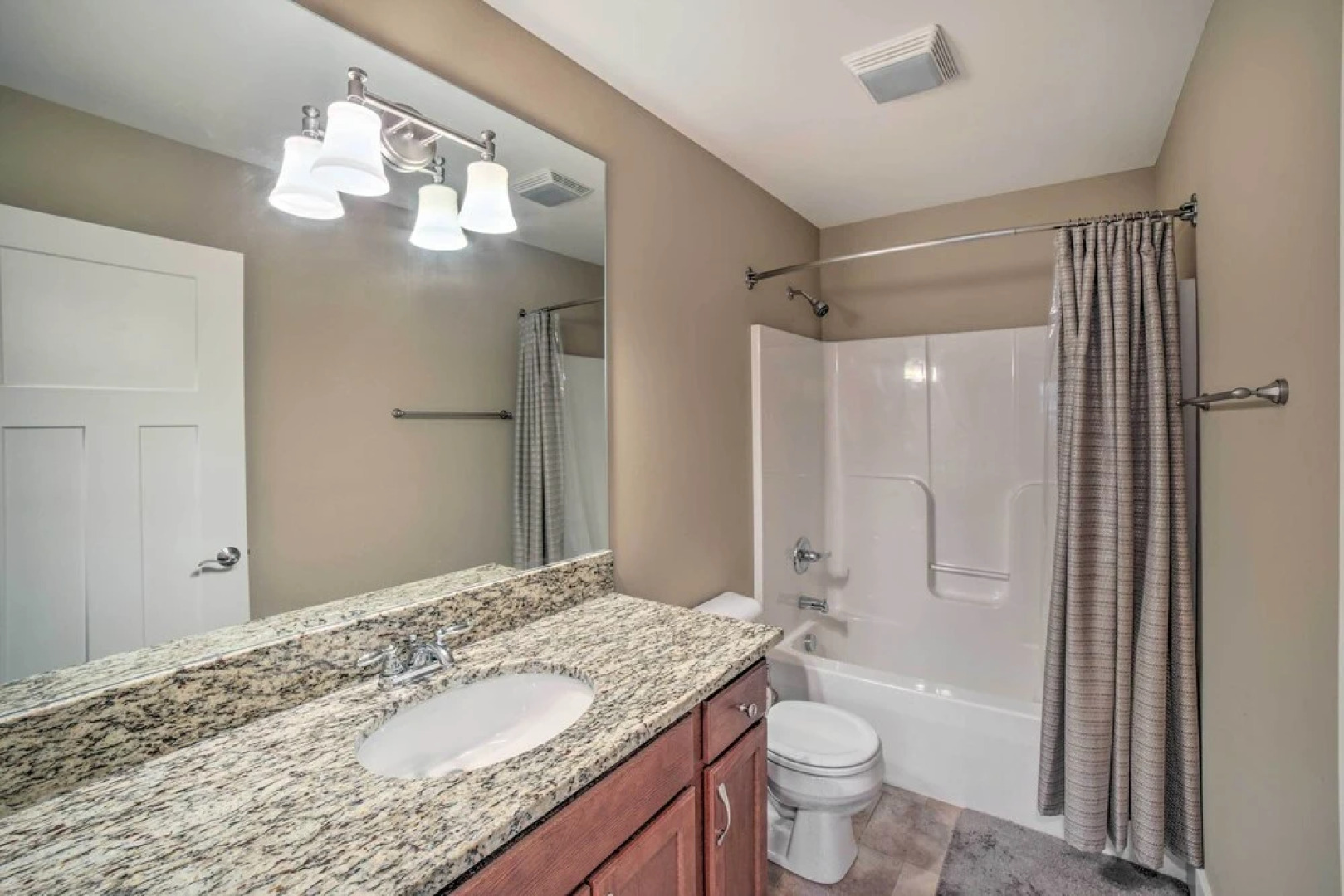 Benton Harbor Townhome w/ Golf Course View!