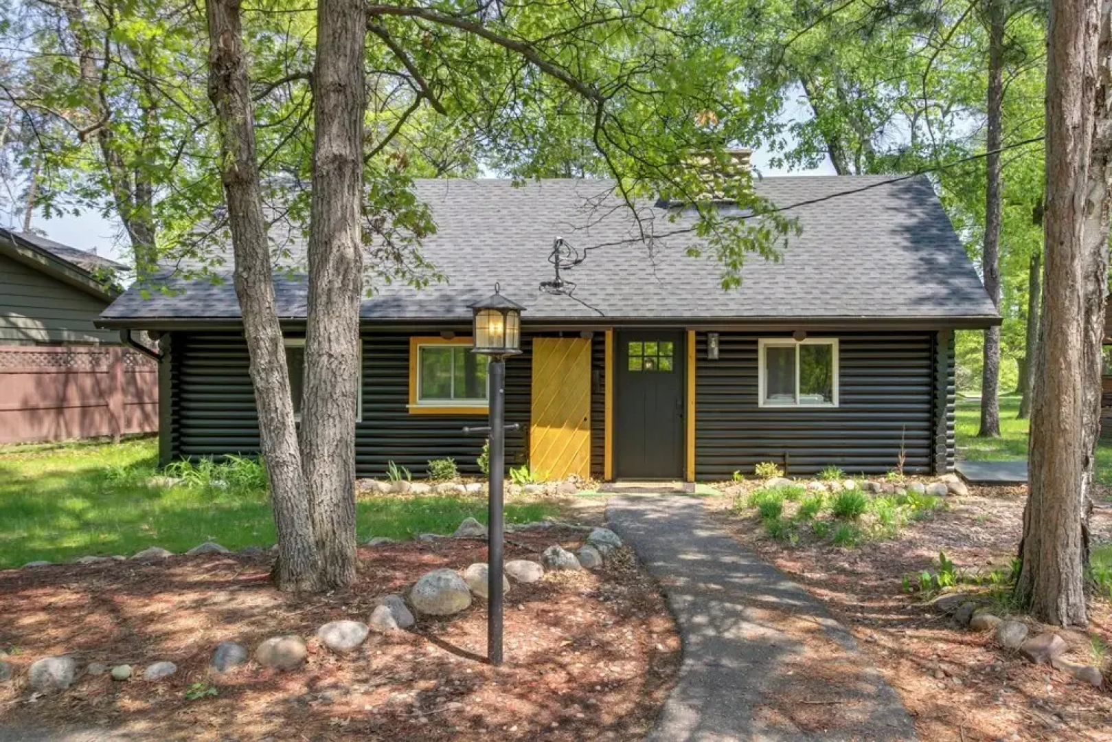 1 Mi to Beach & Lake: Breezy Point Cabin w/ Yard!