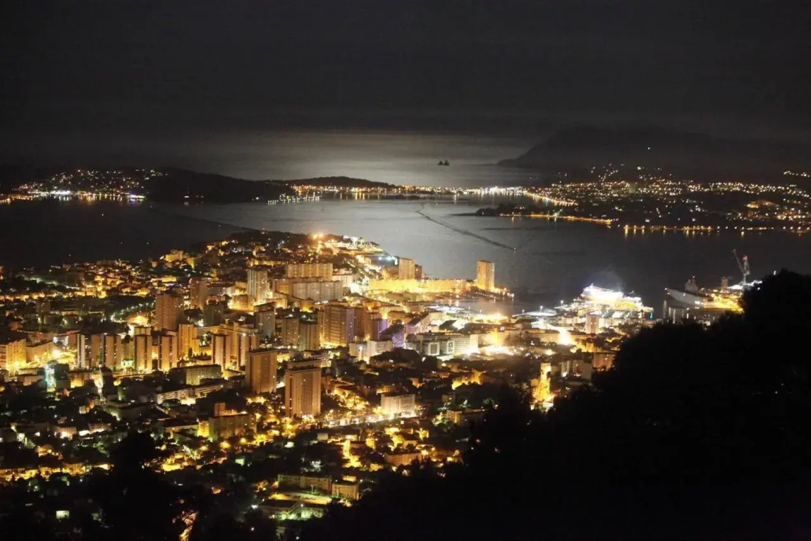 T2 40m2 Ollioules, la Nature, a 10 Mins Des Plages