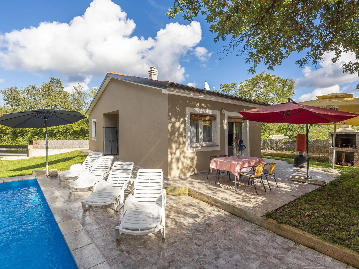 Holiday house for 4-5 persons with private pool near Rovinj