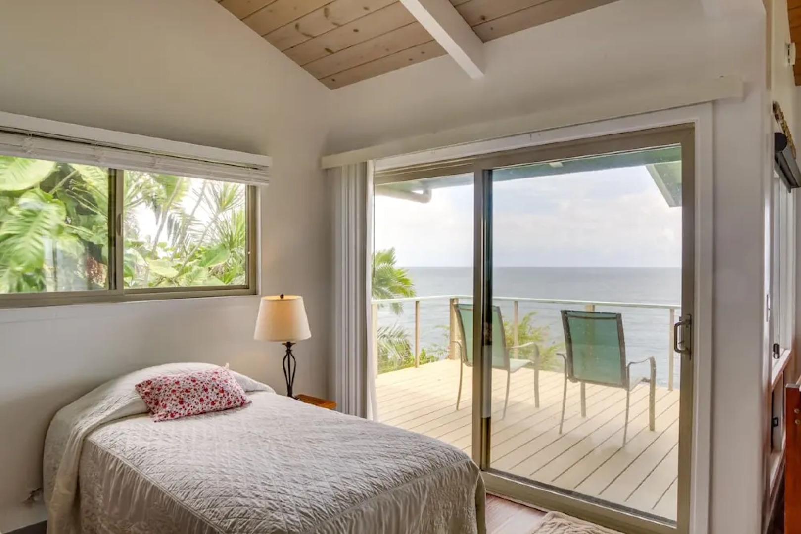 Hilo Home w/ Private Deck + Stunning Ocean Views!