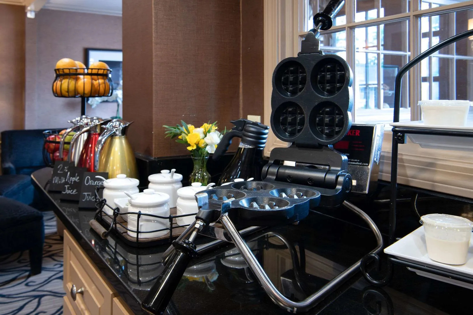 Port Inn and Suites Portsmouth, an Ascend Collection Hotel