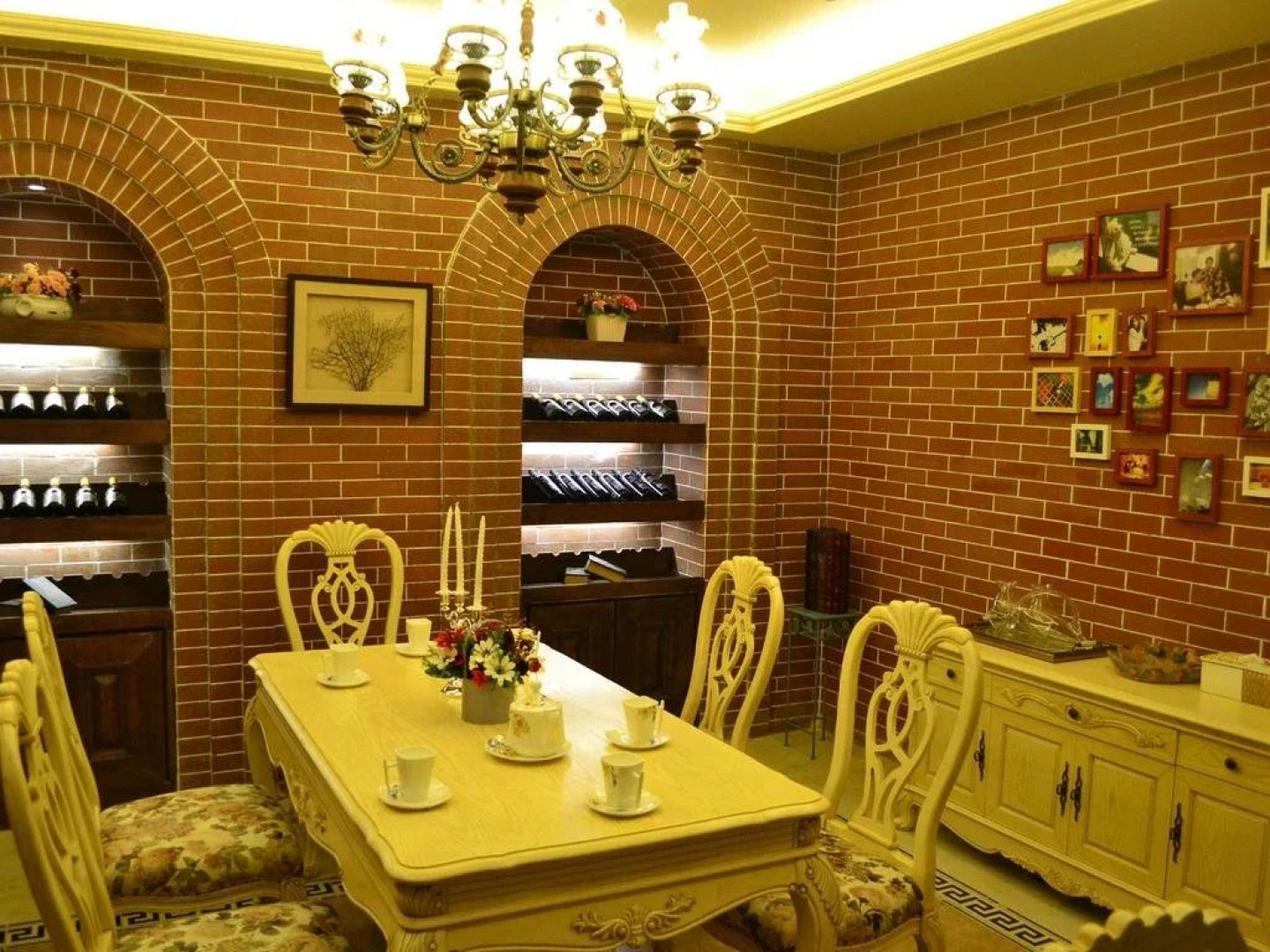 Junding Huayue Hotel