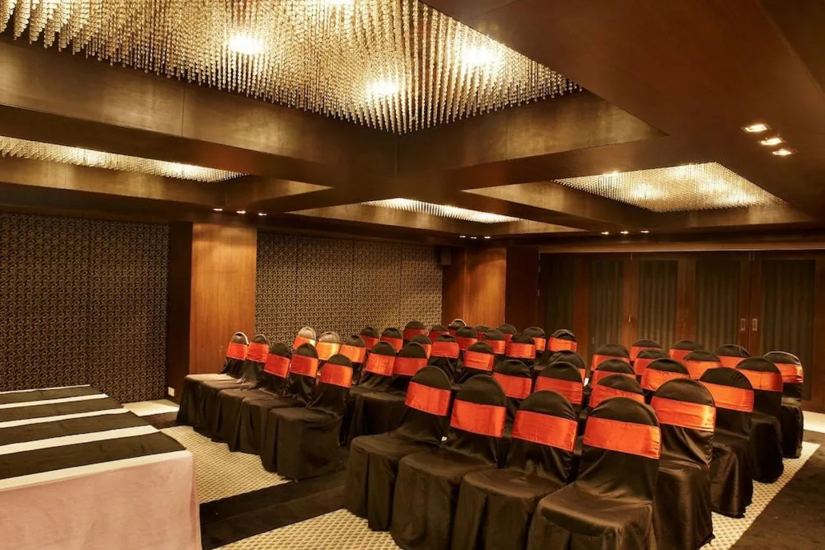 Hotel The Golden Oak Central by Citrus Prime