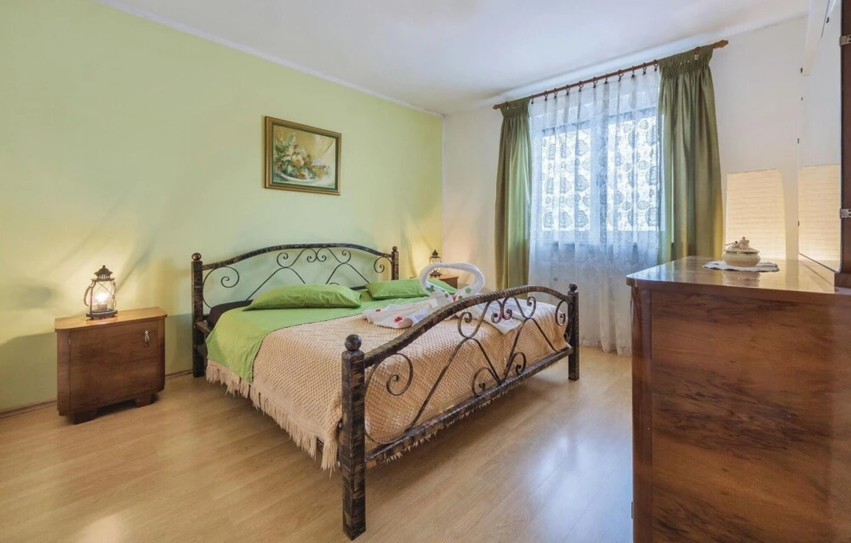 Beautiful Home in Sisan With Wifi and 5 Bedrooms