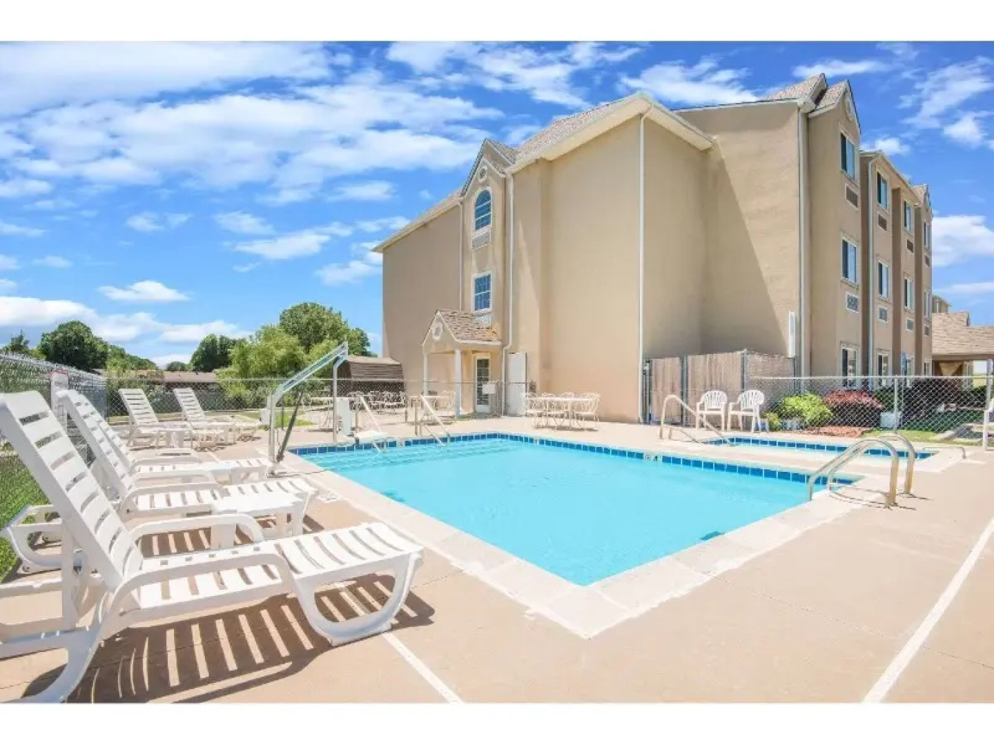 Microtel Inn & Suites Claremore