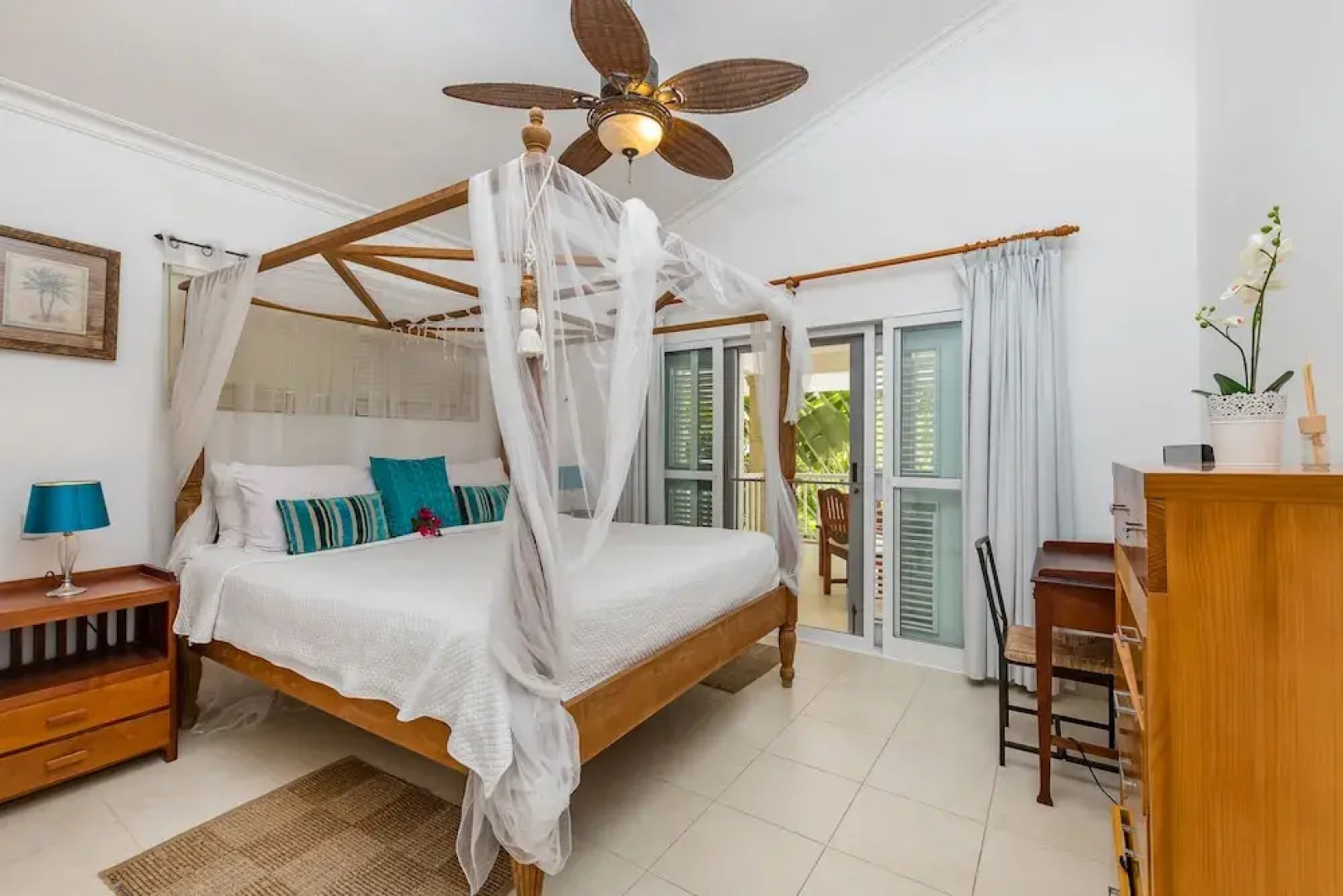 5-star villa near Playa Blanca Beach