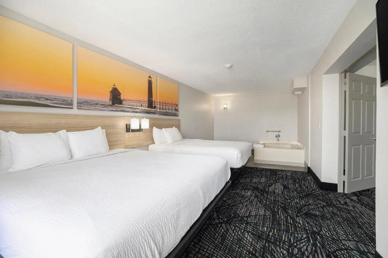 Days Inn & Suites by Wyndham Norton Shores/Muskegon