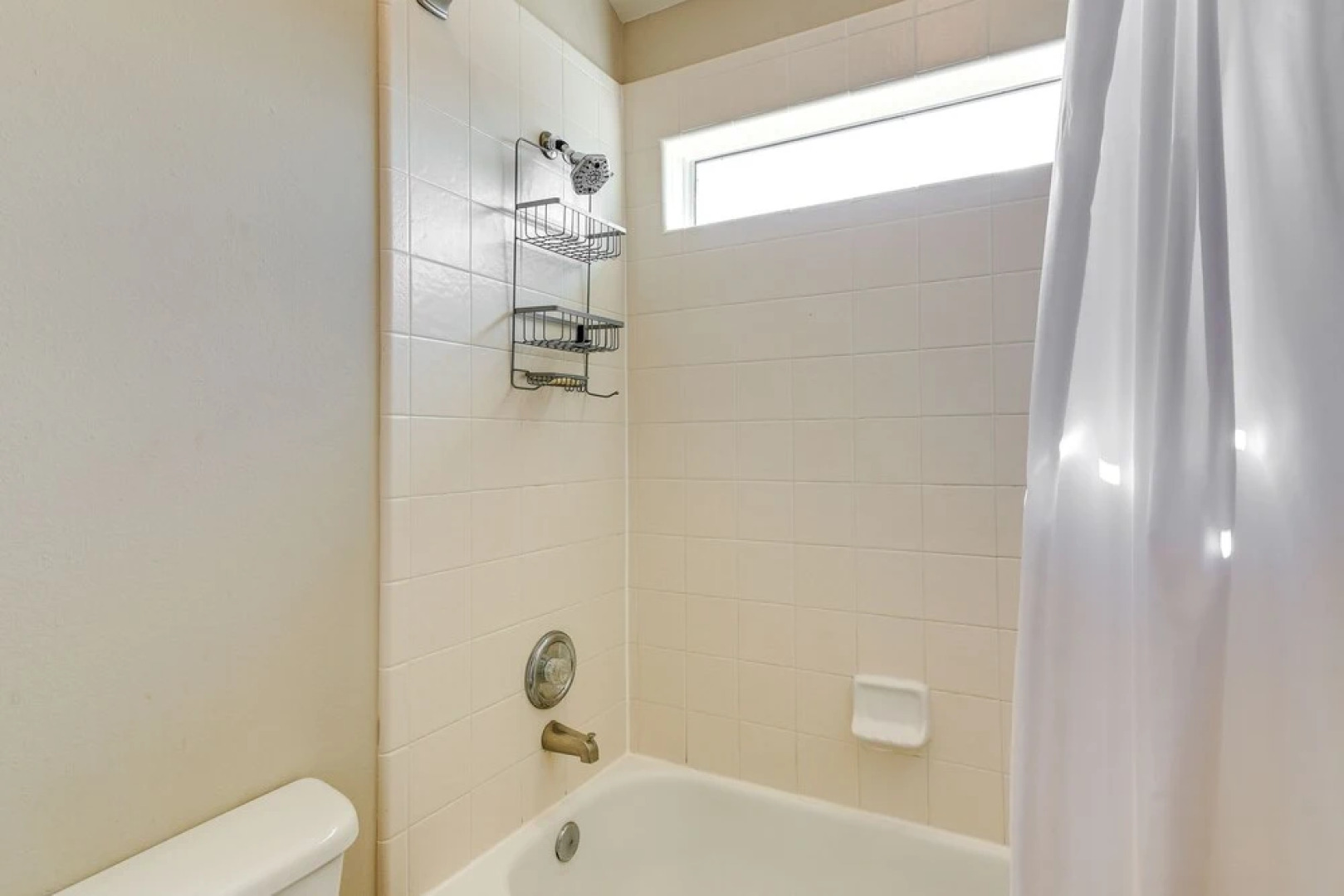 Pet-friendly Pearland Home ~ 21 Mi to Houston!