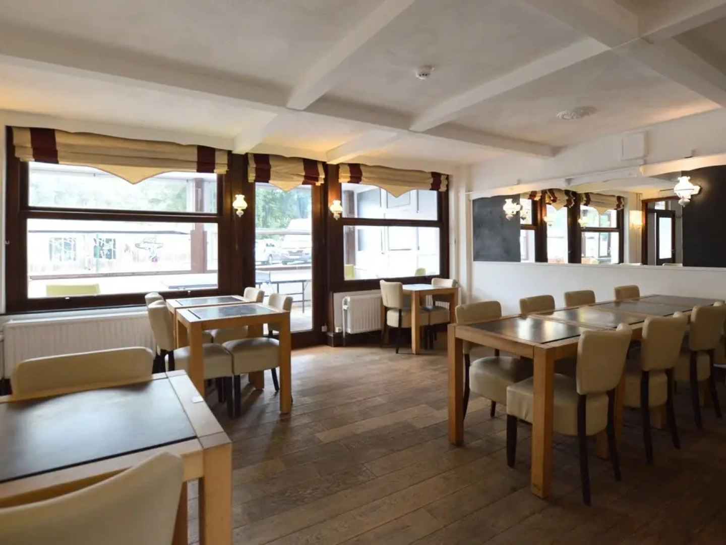 Fantastic House Lake Front, Pedalo Boats, Close to Spa