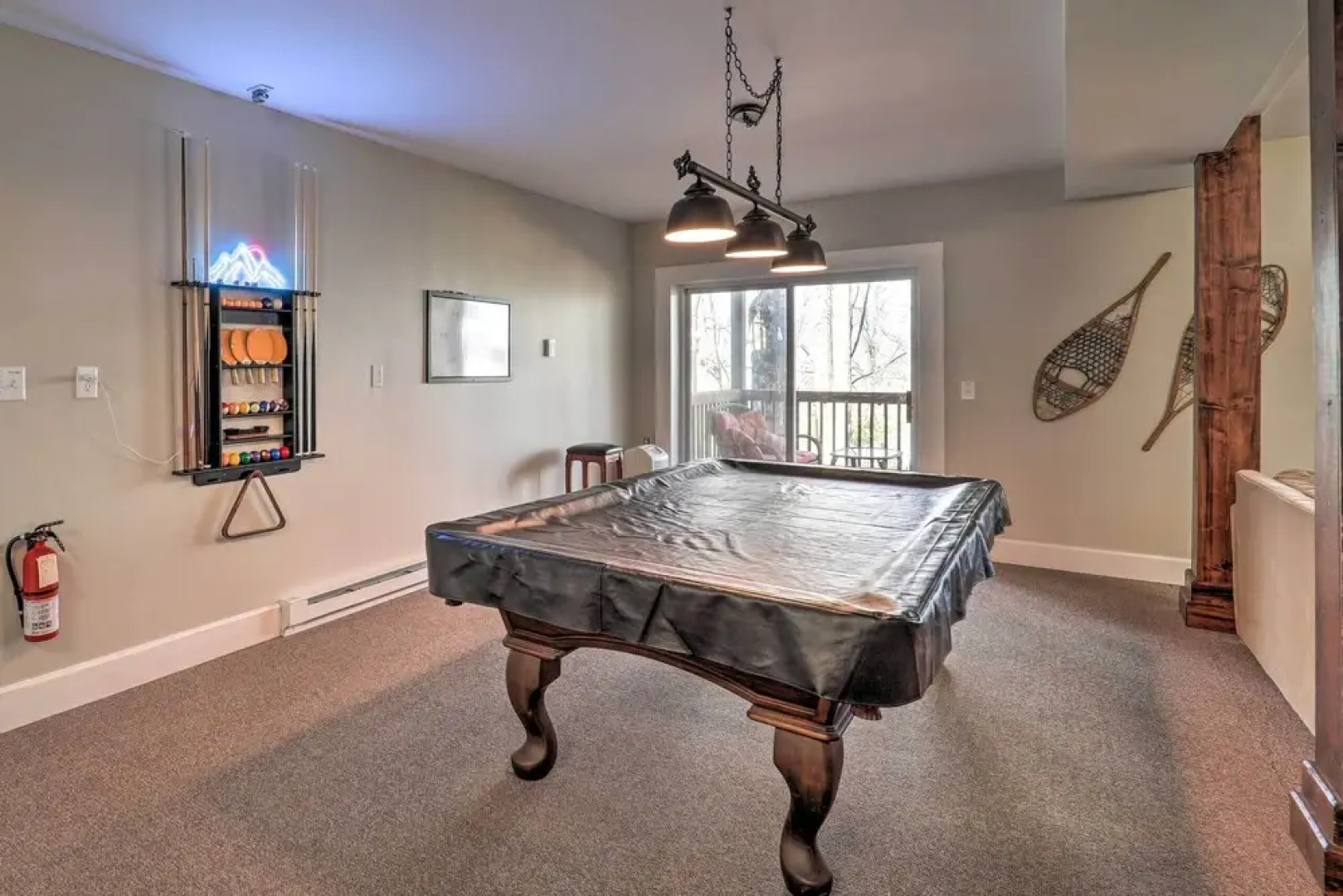 Hot Tub & Deck: Beech Mountain Family Cabin