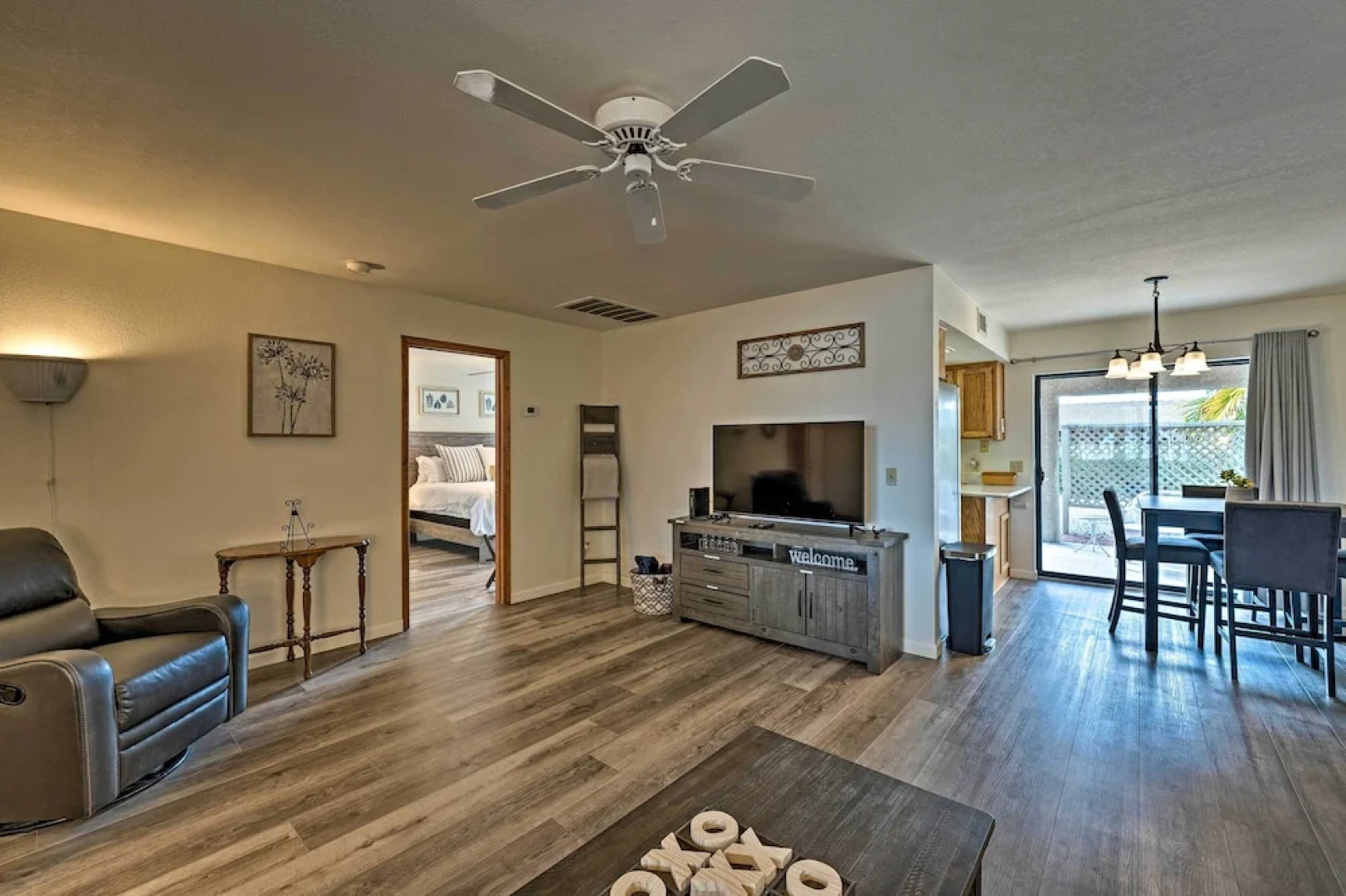 Lake Havasu City Retreat w/ Mtn Views & Patio!