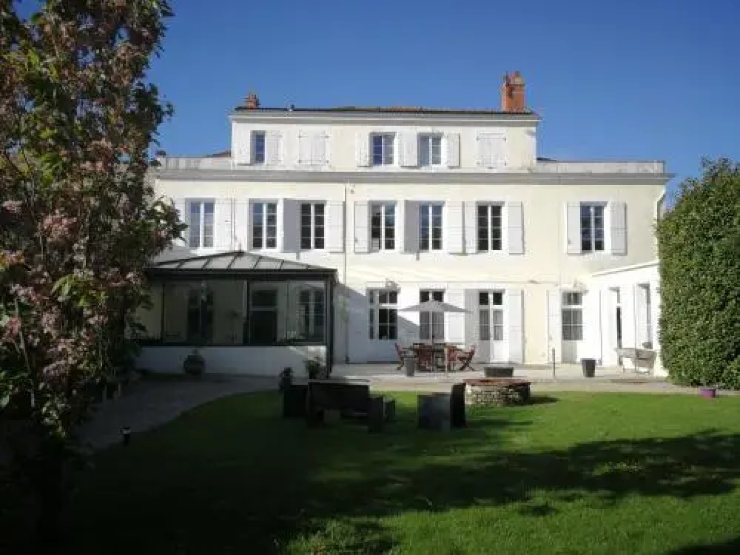 Chambres d'hôtes H De Surgeres