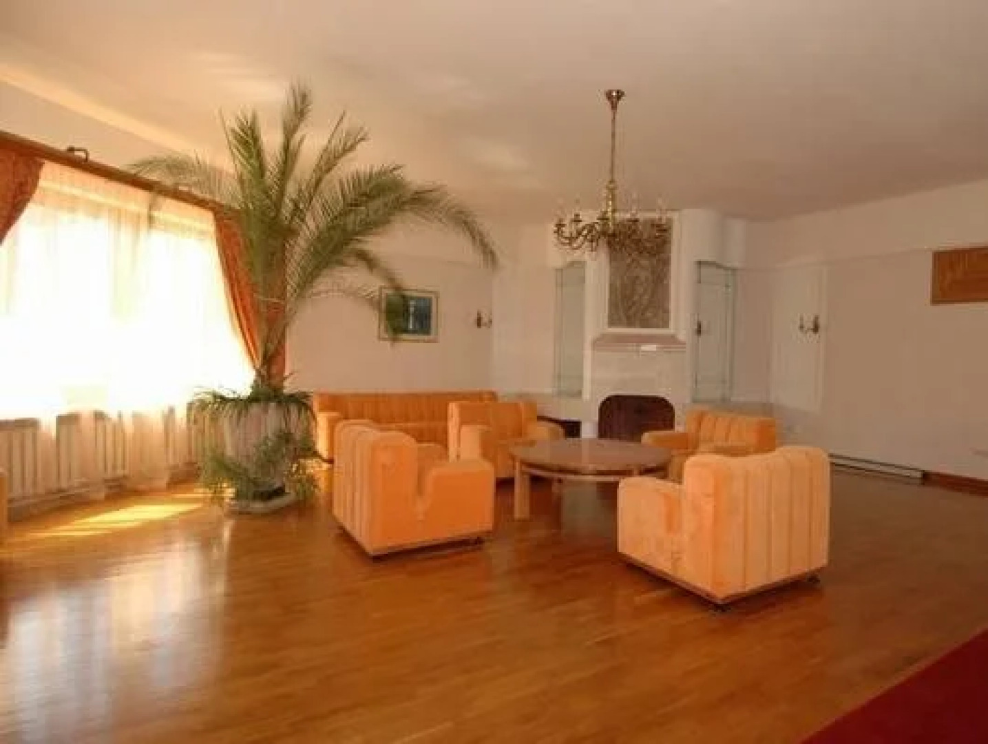 Auska Hotel