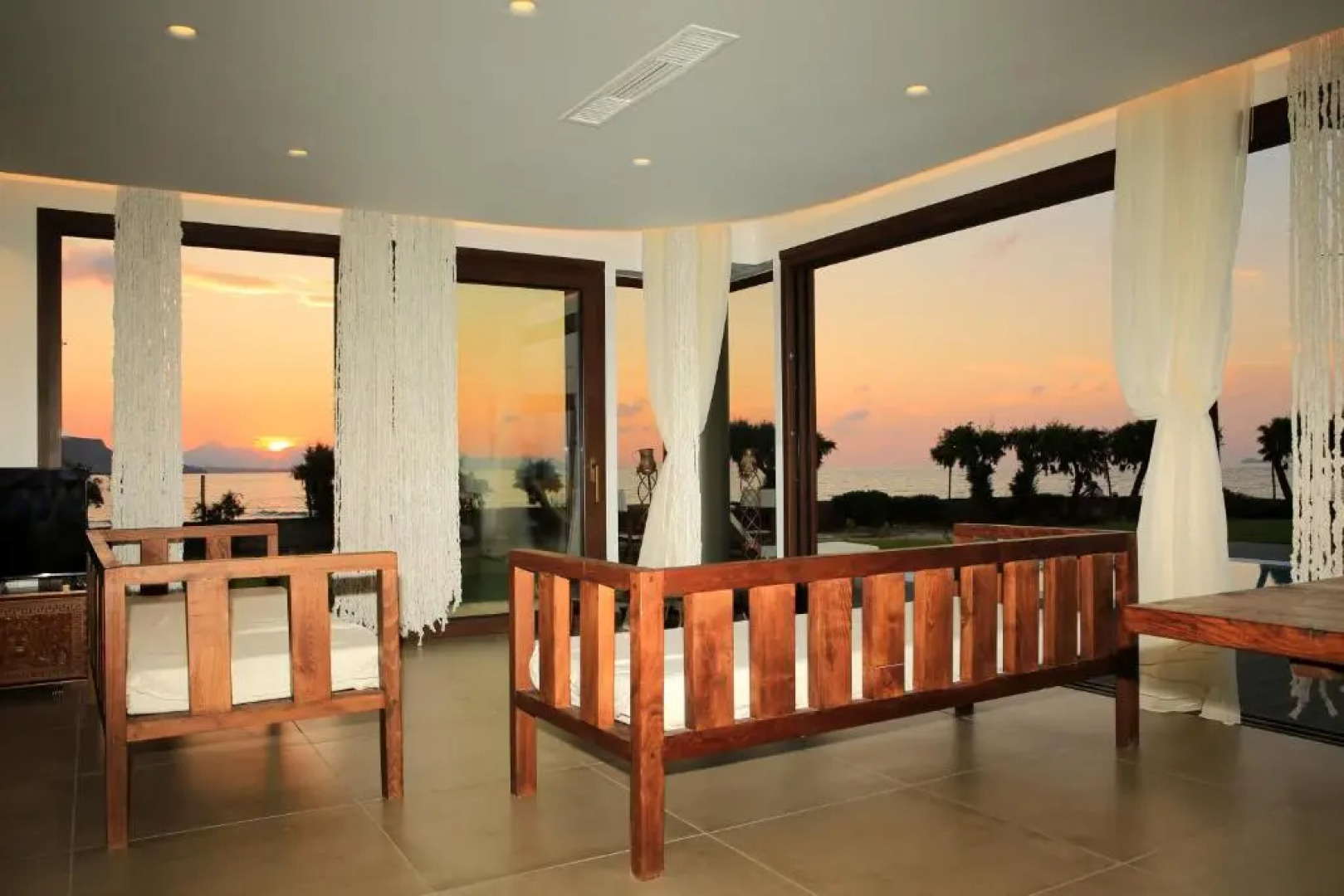 Kimona Villa Seafront Swimming Pool Jacuzzi 6 Bedrooms 21 PAX Kouvohori Villas Crete