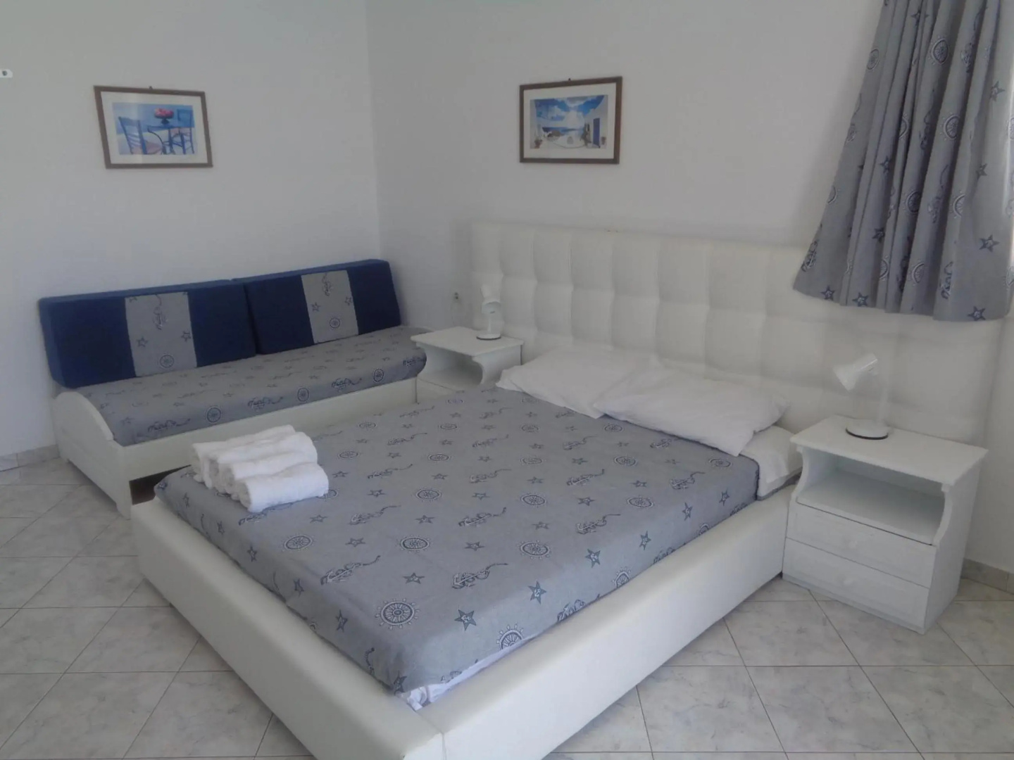 Blue and White Studios & Apartments