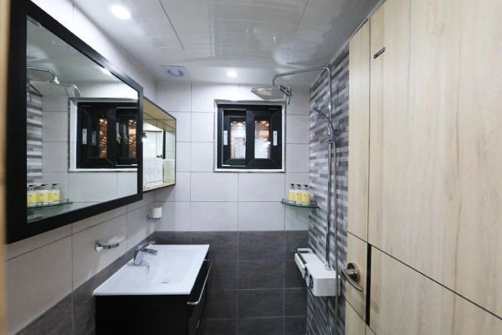 Boryeong Jewelry Pension