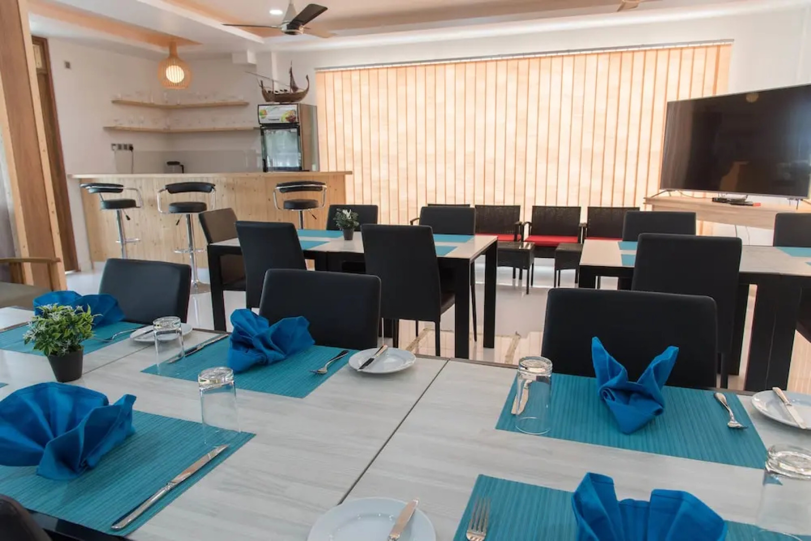 Reef Edge Thulusdhoo