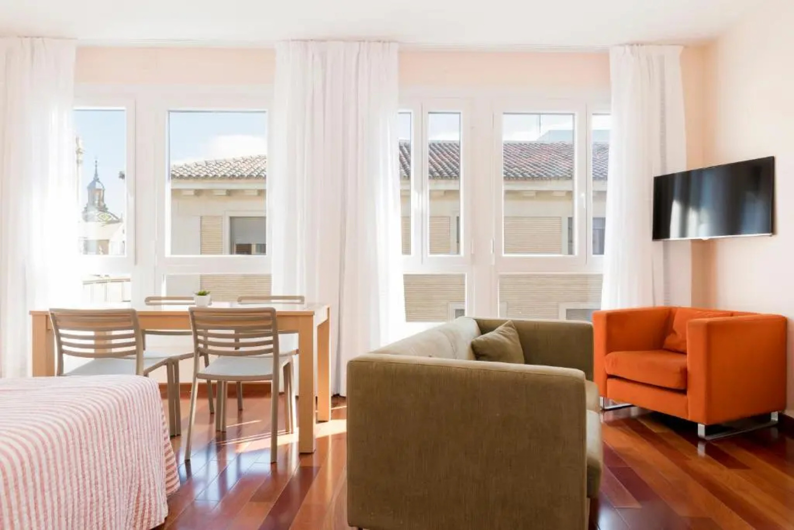 Apartamentos Sabinas El Pilar