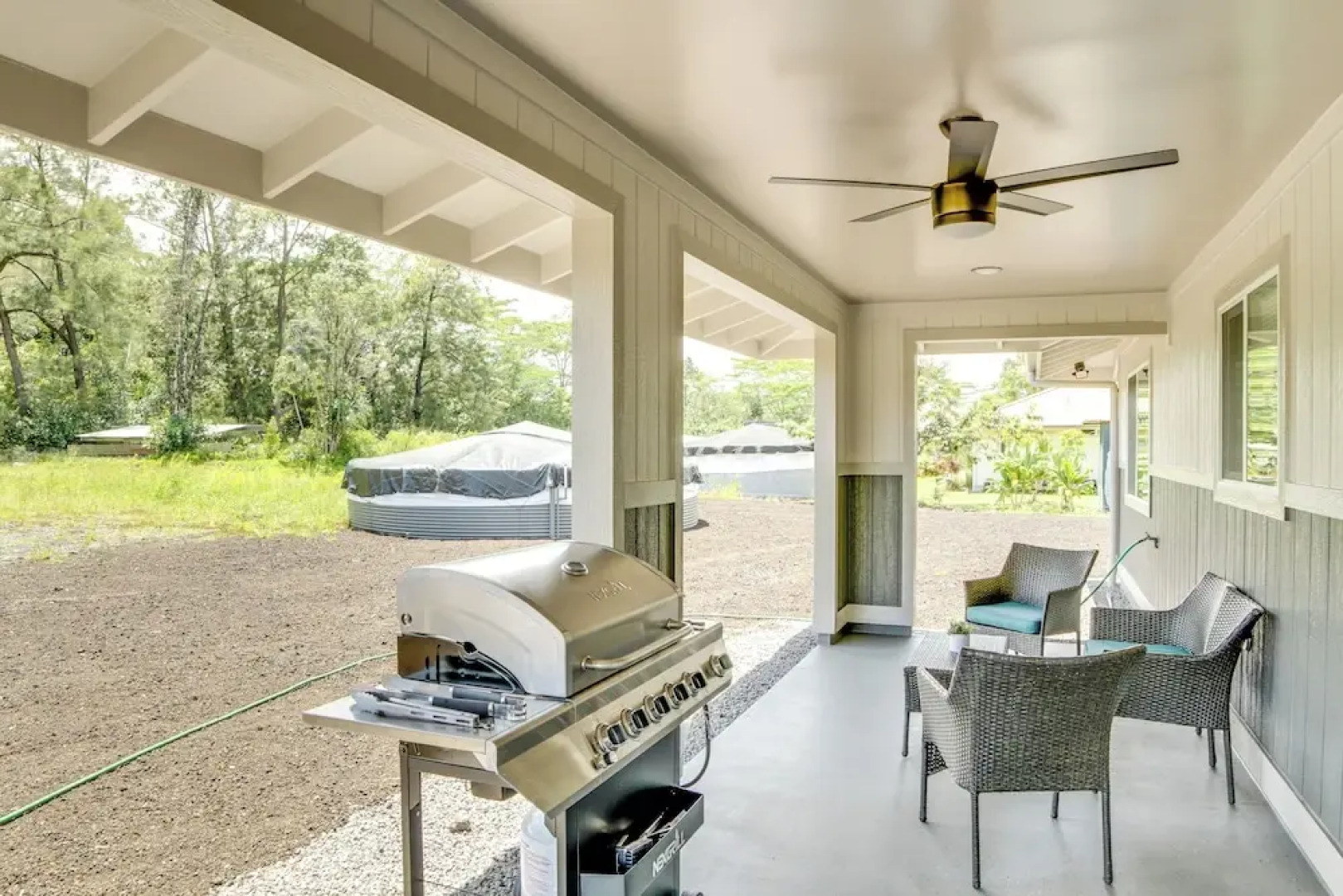 Keaau Getaway w/ Patio, 3 Mi to Shipman Beach!