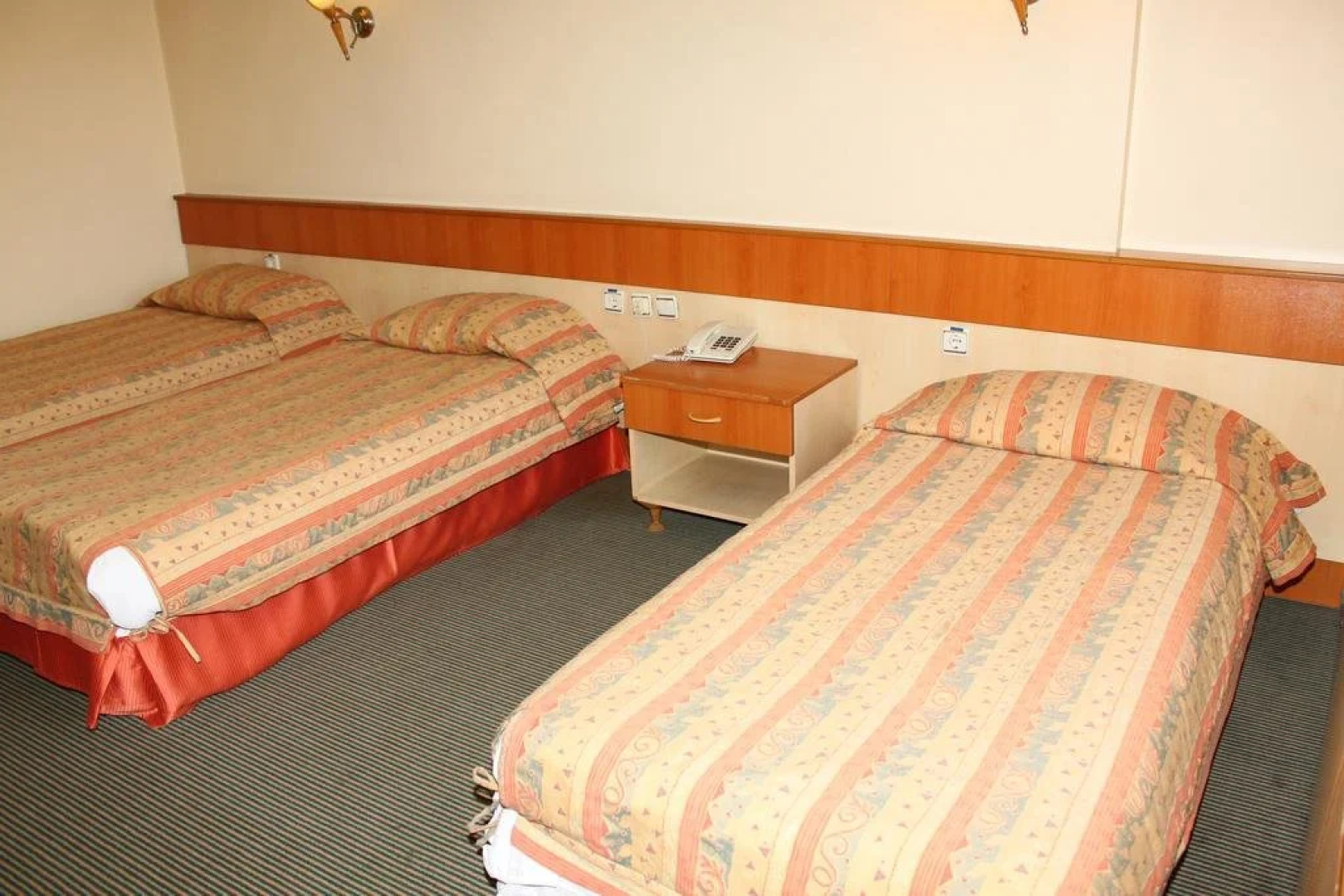 Kasmir Hotel