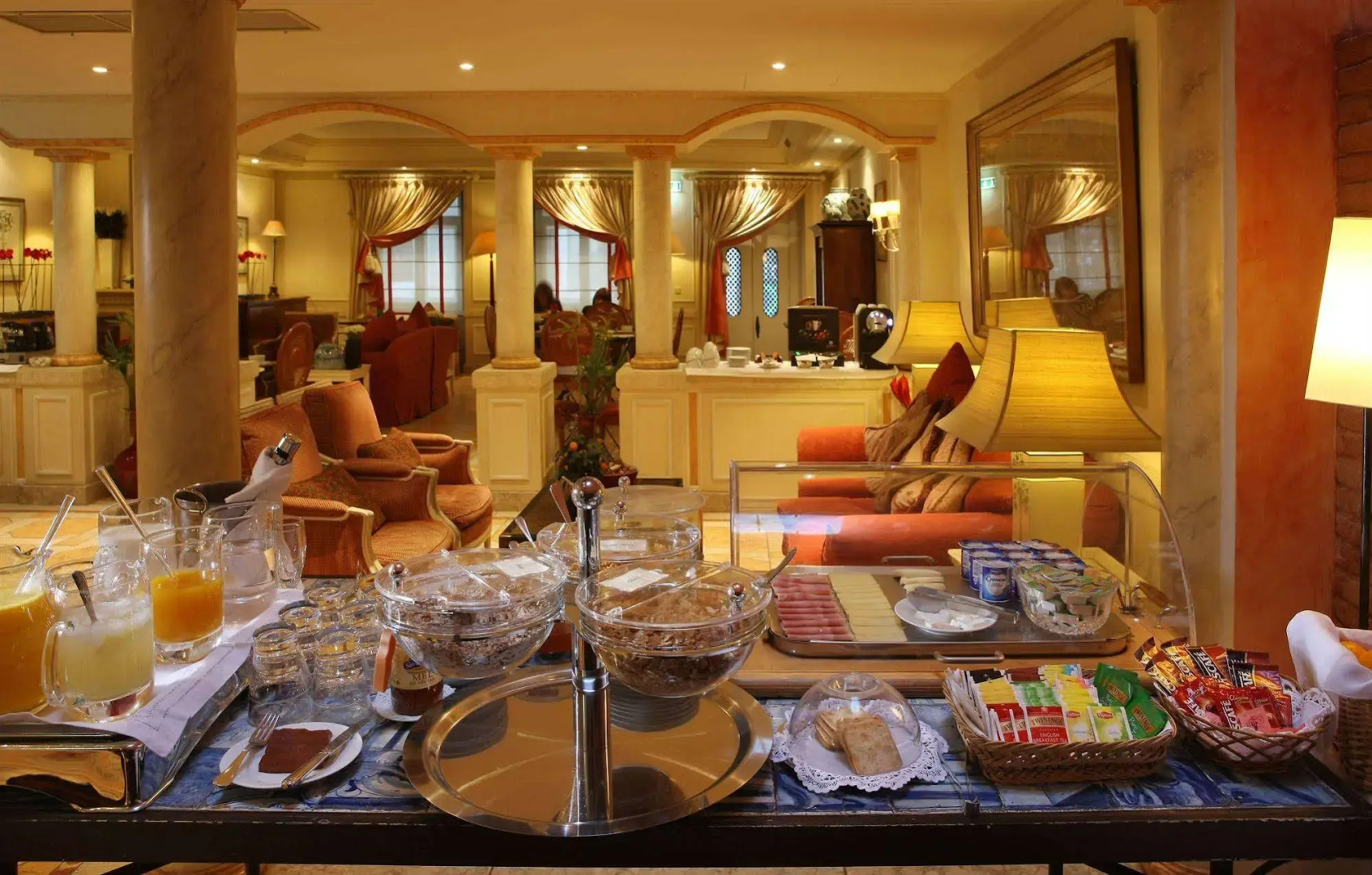 As Janelas Verdes Inn, a Lisbon Heritage Collection