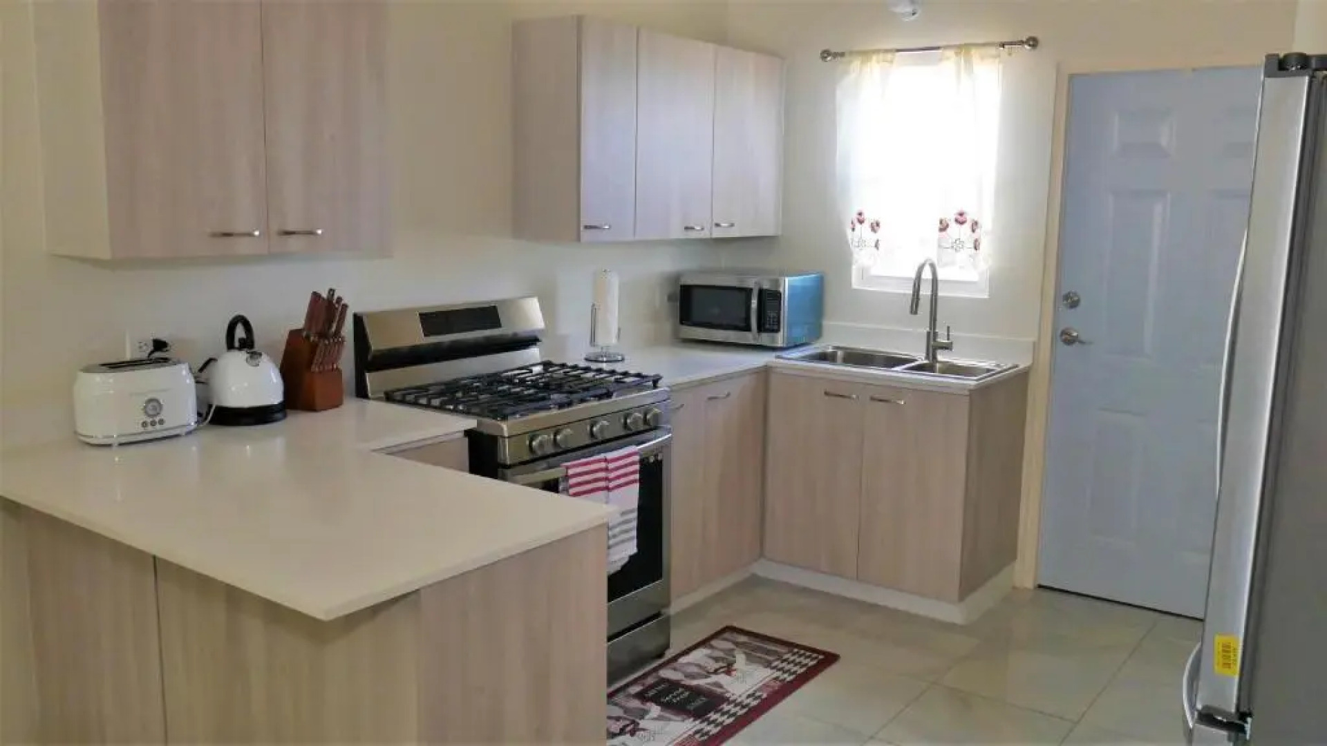 Lux Sea View Camelot Village Discovery Bay