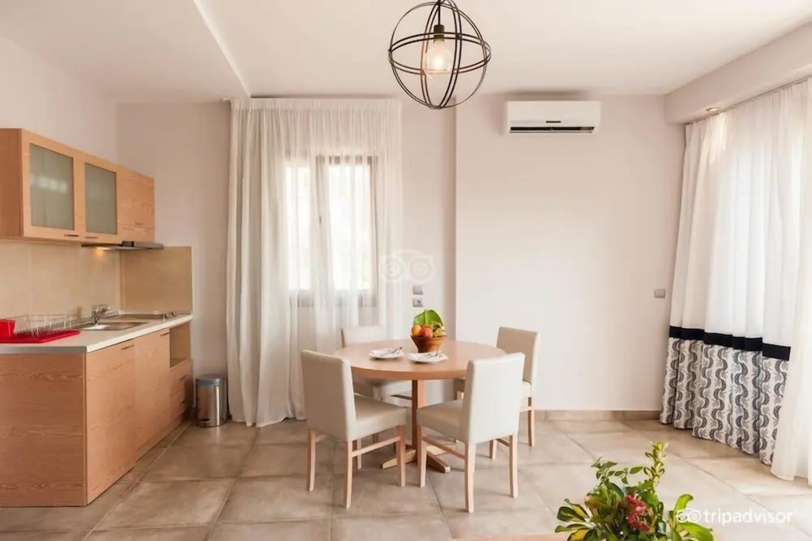 Valtos Beach Hotel