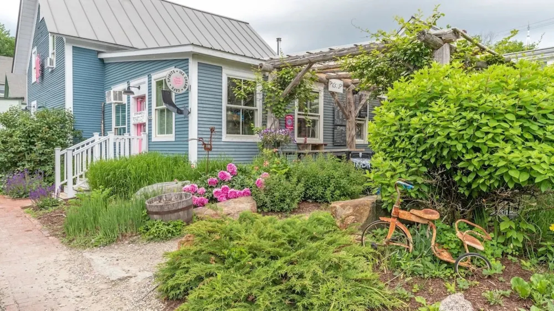 14 Snowside 2 Bedroom Condo by RedAwning
