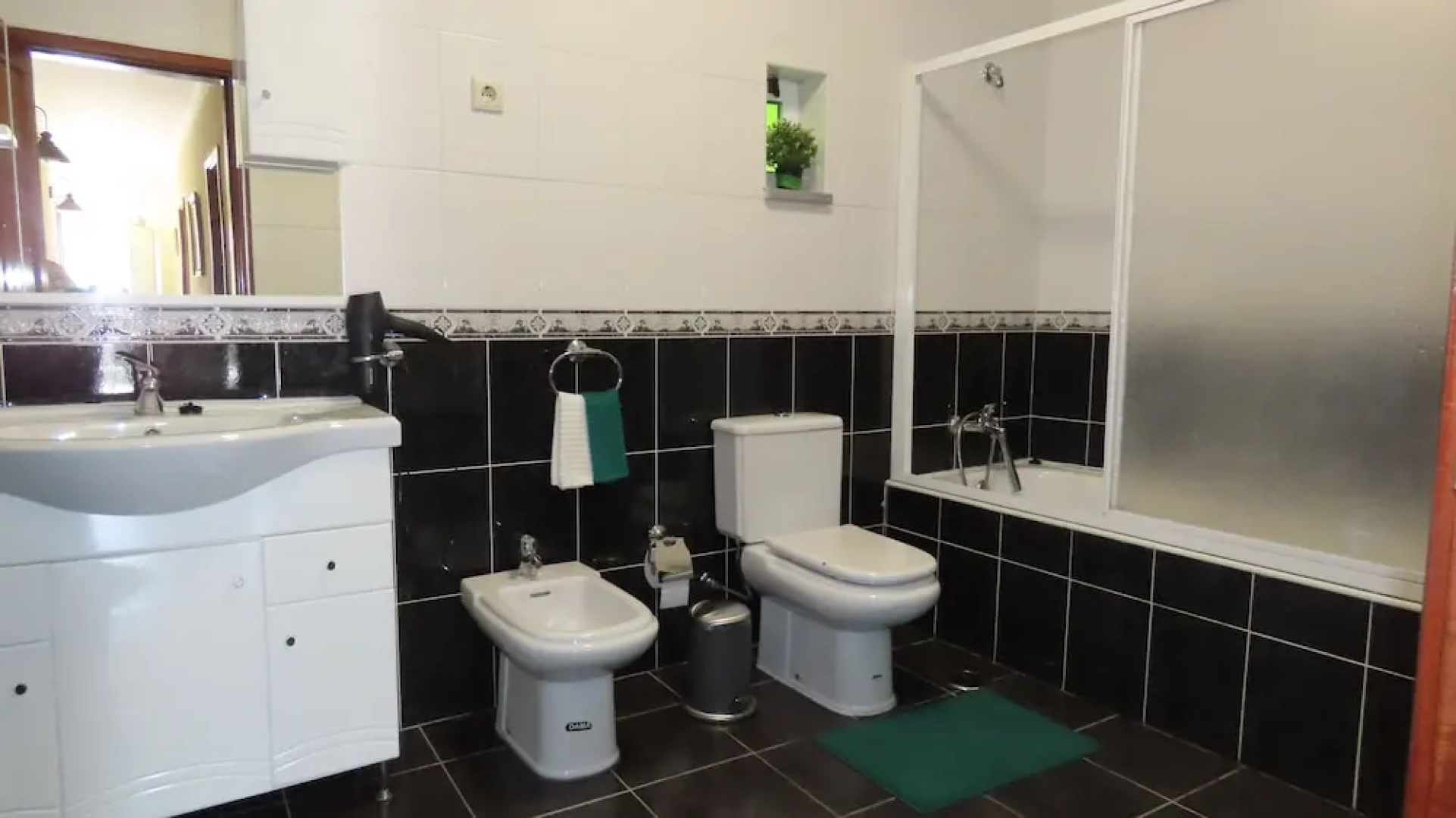 Lovely 3-bed House in Queimada Ideal for Families