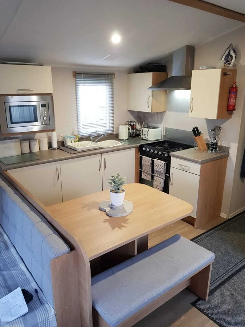 8 Berth Pet Friendly New Caravan in Towyn, Wales