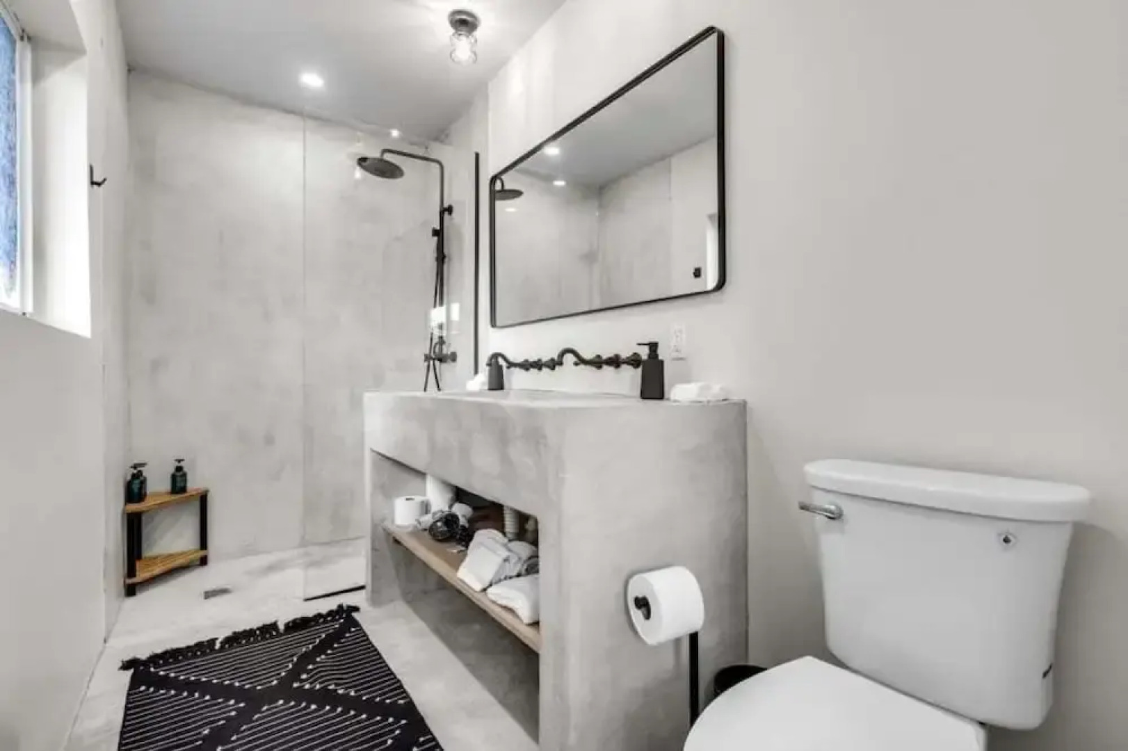 4br Biscayne River Home: Pool & Pickleball Fun 4 Bedroom Home