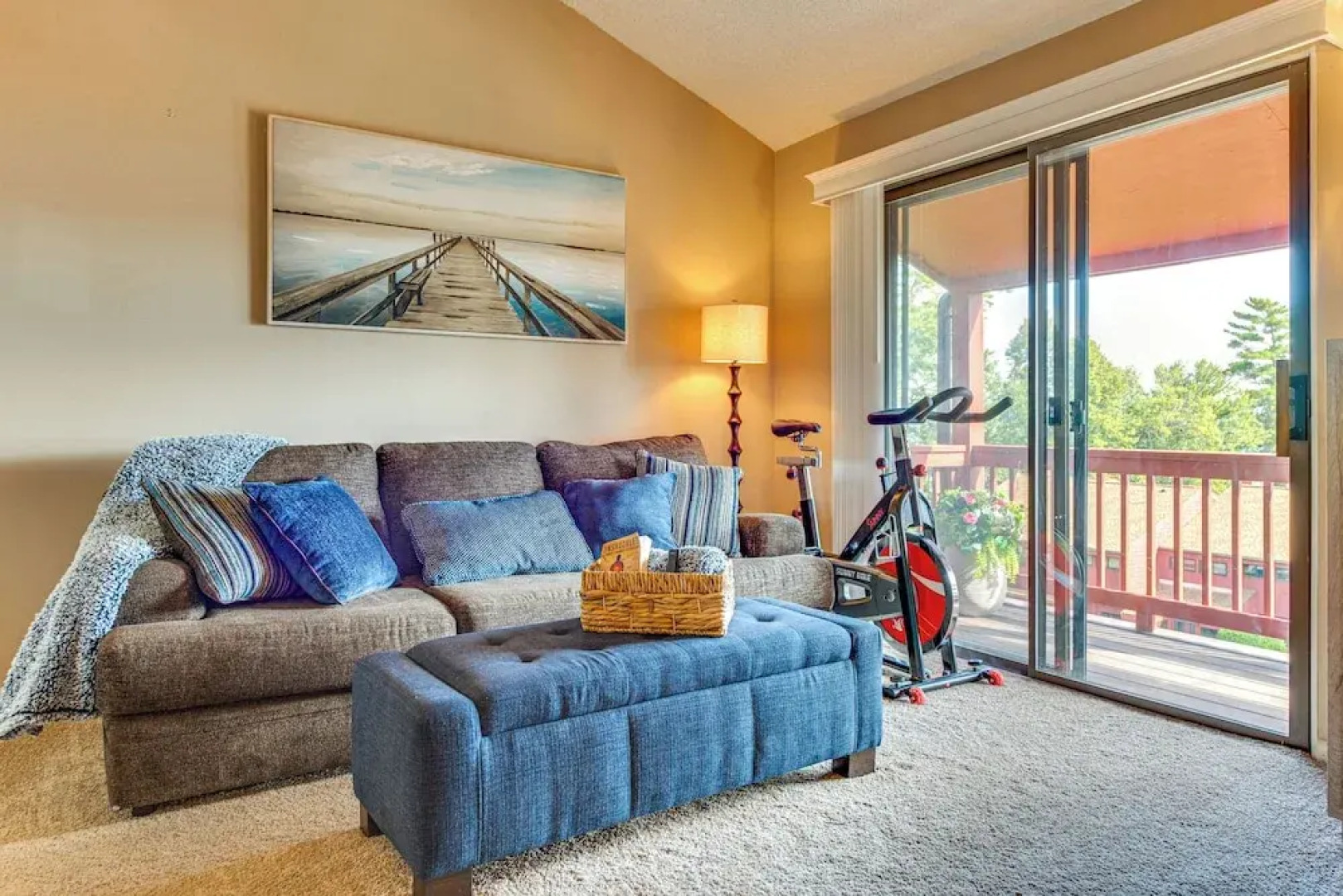 Waterfront Community: Lake Winnipesaukee Retreat!