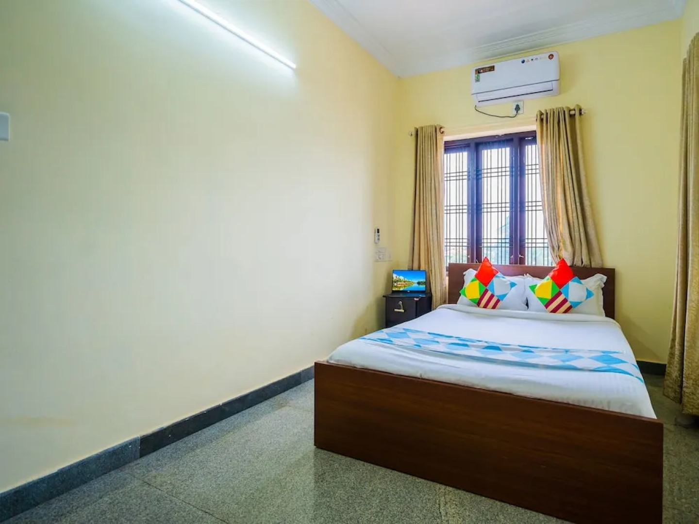 OYO 15412 Home 2BHK Aluva Metro Station