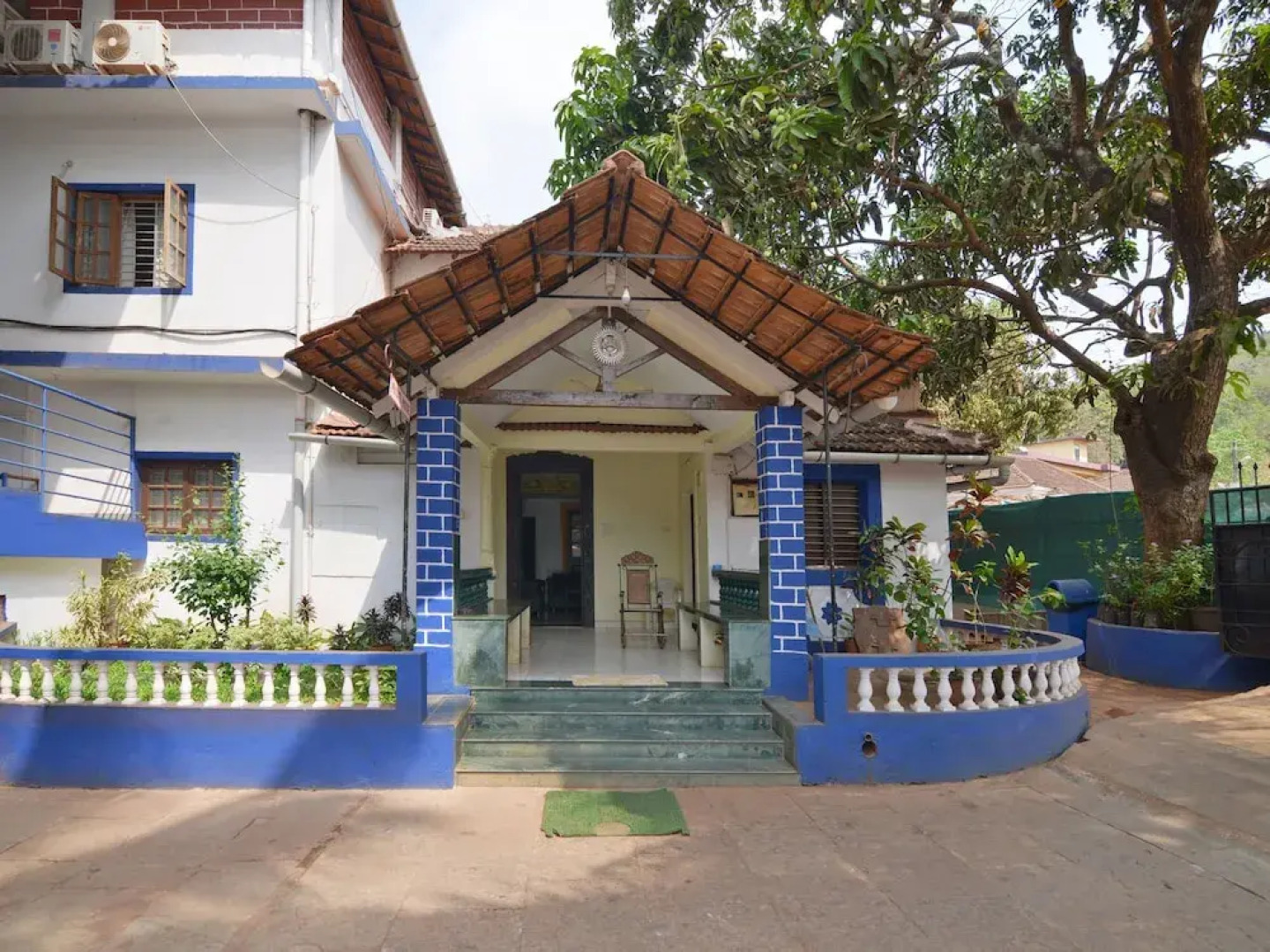 OYO 833 Hotel Prince Santosh Holiday Homes